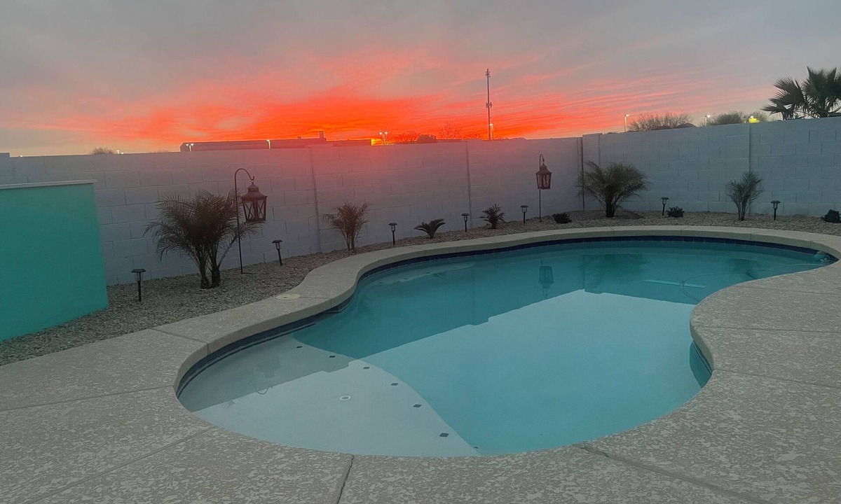 Copper Basin House | WOWZZZA! Remodeled 2025, SW YARD, Heated Pool Home, 5 STARS ABOVE THE REST!