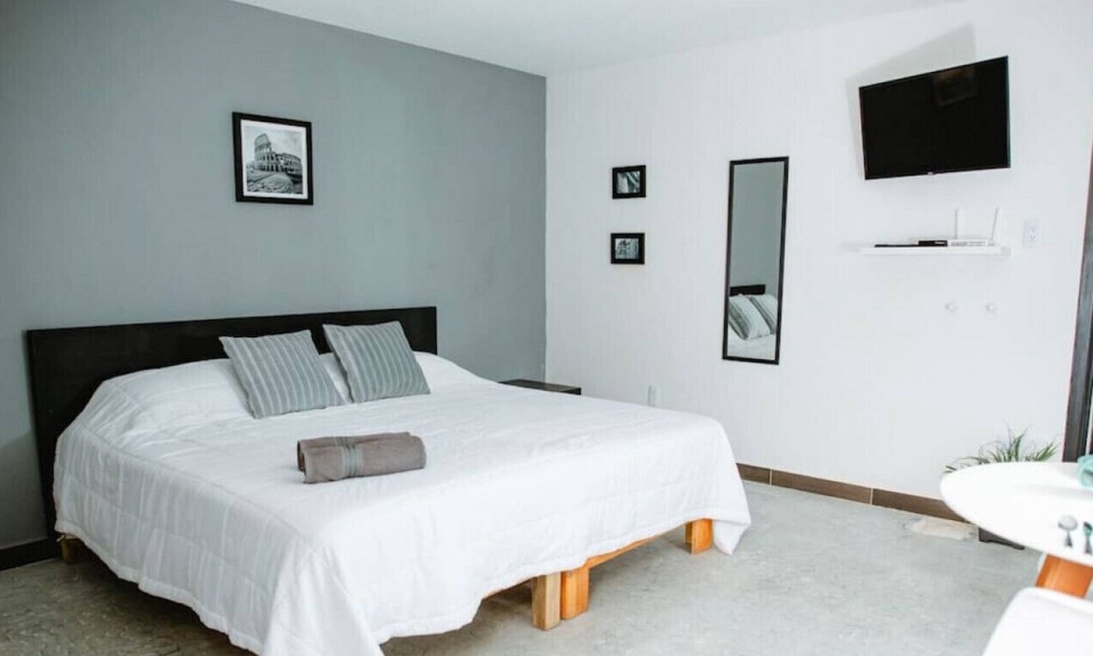 San Luis Potosi Apartment | Xplore the Majestic Tangamanga Park from our suite