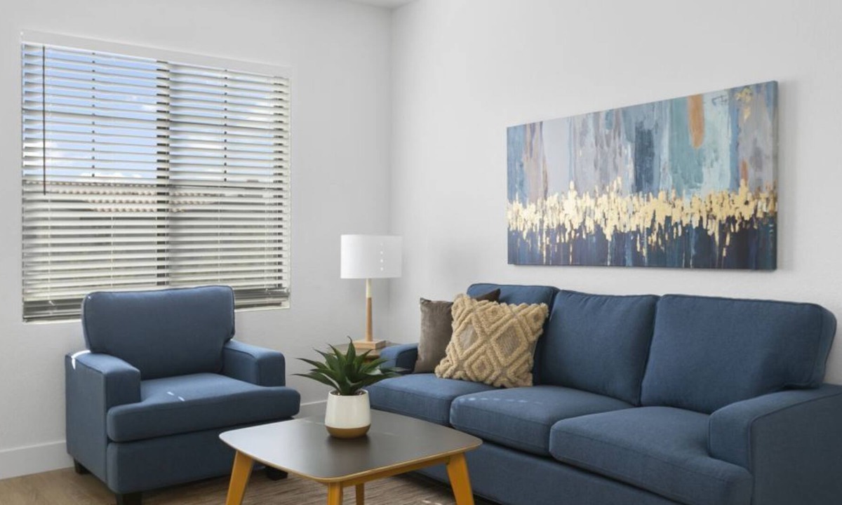 Glendale Sports and Entertainment District House | Zone Luxe Ideal 2BR Condo w Gym & Pool for Family Vacations