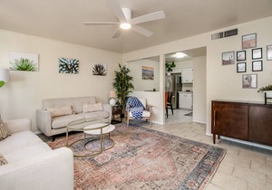 2 Bedroom w/Patio in Popular Phoenix Arcadia Area!