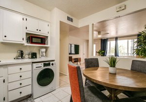 2 Bedroom w/Patio in Popular Phoenix Arcadia Area!