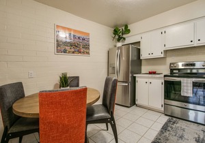 2 Bedroom w/Patio in Popular Phoenix Arcadia Area!