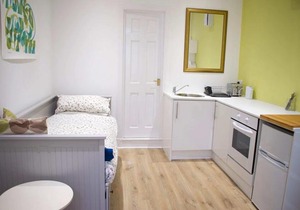 Bright Comfortable Studio Apt. in Leith in Edinburgh