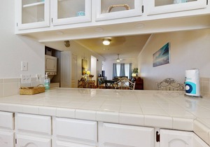Charming Condo at The Dolphins w/3 Patios, Pool & Hot Tub - 1 Block to Gulf