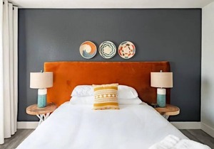 Gorgeous CozySuites Camelback with pool, parking! 08