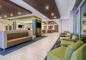 Holiday Inn Express And Suites Lake Havasu - London Bridge, an IHG Hotel