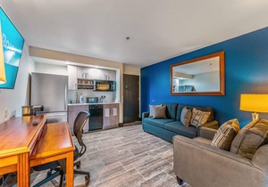 Tempe studio King Economy