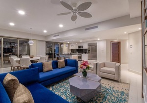 Vacation in Los Cabos - Luxury 3 Bedroom Oceanfront Suite w/Private Jacuzzi