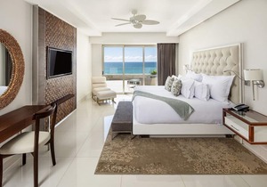 Vacation in Los Cabos - Luxury 3 Bedroom Oceanfront Suite w/Private Jacuzzi