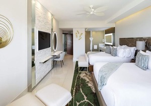 Vacation in Los Cabos - Luxury 3 Bedroom Oceanfront Suite w/Private Jacuzzi