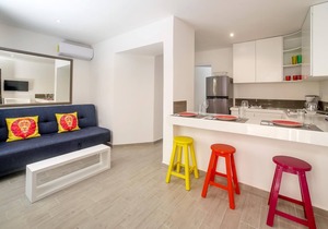 Valentina #12 - 2nd Floor, King Bed, Rooftop, Kitchen, Clean