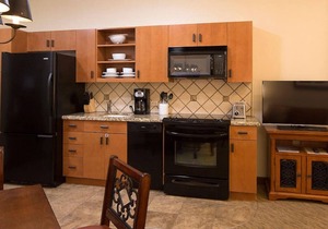 Visit the amazing Red Rock Formation in this beautiful 1BD condo with amenities