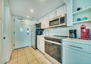 WOW Modern Direct Oceanfront Sundeck balcony Terrance condo. STUNNING in Myrtle Beach