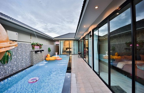 Hua Hin Villa | วิลล่า 4 ห้องนอน 4 ห้องน้ำพร้อมห้องคาราโอเกะ