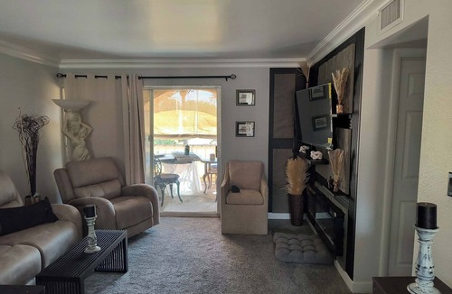 Arcadia Condo | 1-bedroom condo in delightful, Arcadia area, Phoenix, AZ w/AC