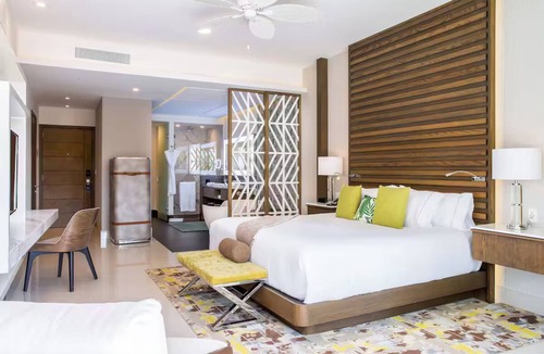 Playa Mujeres Resort | 1 bedroom suite room with king bed