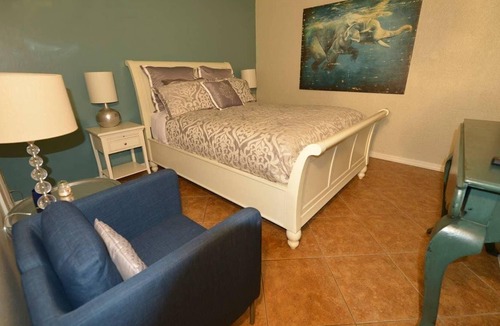 Entertainment District Condo | 1 BR w/ parking - 5 Minute Drive to Old Town! (on First Floor)