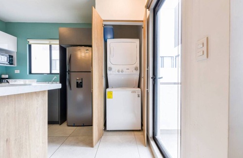 Monterrey Apartment | 1 King, 3 Twin bed, Pool & 2 parking | 3BR2br 6ppl