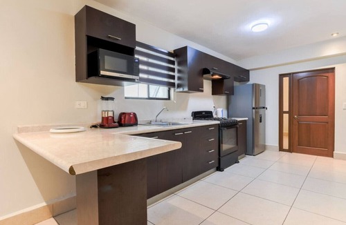 Monterrey House | 1 King, 4 Double bed, 2 Sofa bed, 2 Parking, 12ppl