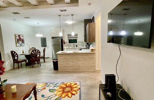 Pharr Apartment | 1 King and 2 queen, fully furnished apt in Pharr/McAllen area.