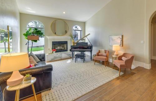 Val Vista Lakes House | 1 Mi to Water Ranch! Family Retreat w/Resort Pool