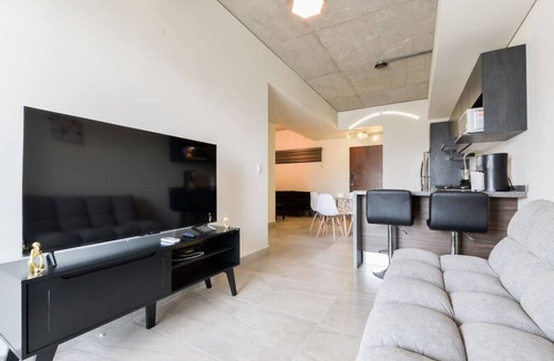 Monterrey Apartment | 1 Queen, 2 Sofa Beds, WiFi, Gym, Pool – Sleeps 5