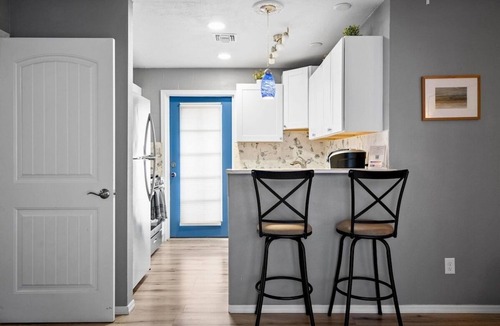 Roosevelt Condo | 10 Chelsea Place On The Park, In Heart Of Downtown