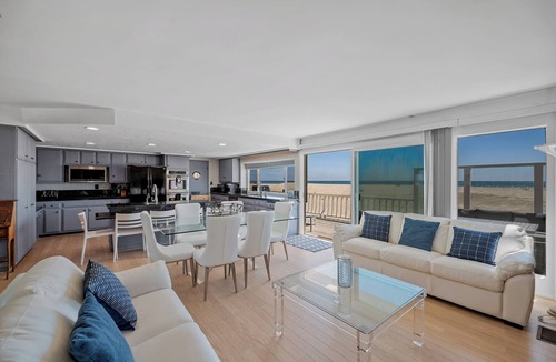 Oxnard Shores House | 1015MBR -OCEANFRONT 5 bedroom 4 bath SLEEPS 10