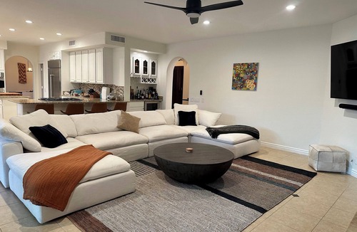 Arabian Crest House | 10min from TPC Scottsdale, 5brms, pool, putting green, many entertaining spaces
