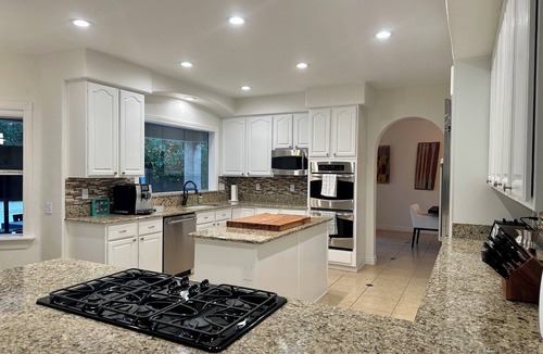 Arabian Crest House | 10min from TPC Scottsdale, 5brms, pool, putting green, many entertaining spaces