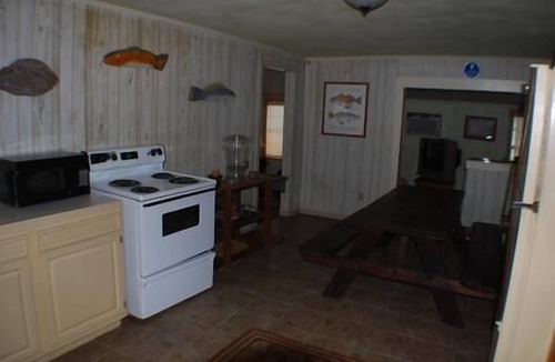 Port Mansfield Condo | 116 Southshore - Cute little hideaway, ready for the all around fishing
