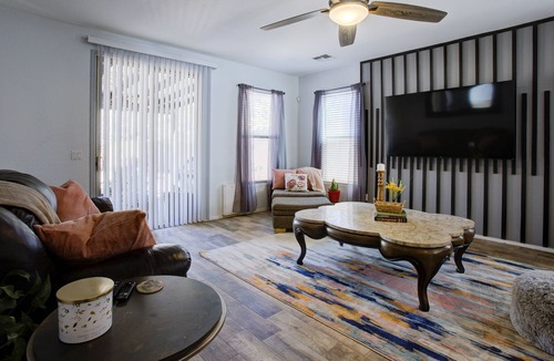 Rogers Ranch House | 15 min to State Farm Stadium! Gorgeous, pet friendly, 4-bed house