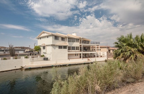 Parker Strip House | 17 BEDS SLEEPS 25 + 7,500 sq. ft. 3 LEVEL + PRIV DOCK ACROSS FROM RAMP @RIV ENTR