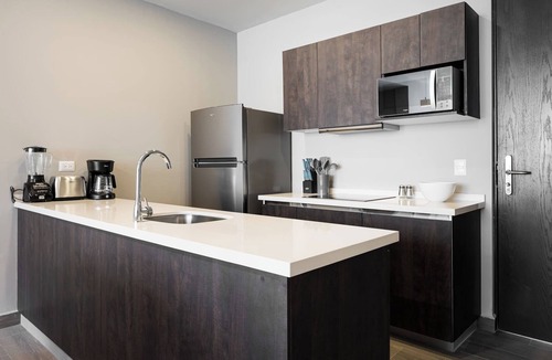 Monterrey Apartment | 17th-Floor Huasteca Mountain Views, Roofool & Gym