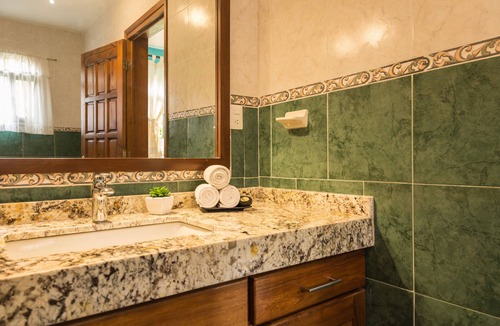 Puerto Morelos Villa | 1800sf Beautiful home w/King Beds, Pool & Bikes. 3min walk to Beach/Restaurants