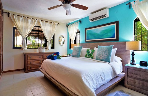 Puerto Morelos Villa | 1800sf Beautiful home w/King Beds, Pool & Bikes. 3min walk to Beach/Restaurants