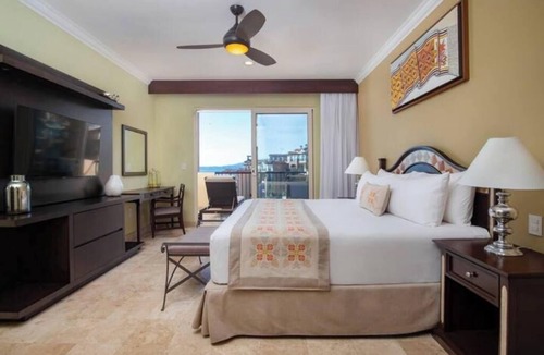 Flamingos Resort | 1BD Suite at Villa del Palmar Flamingos Available for Christmas and New Years!