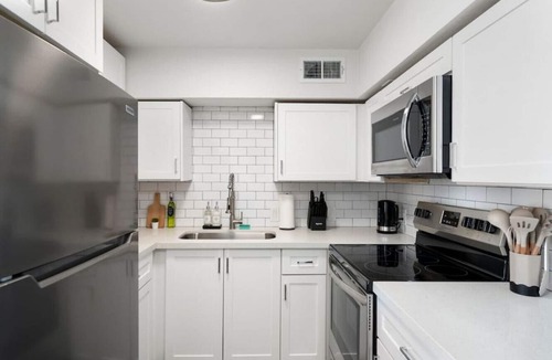 Encanto Apartment | 1BR Apt. + Parking | Steps from Phoenix Art Museum