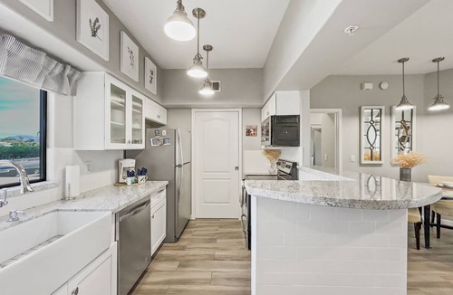 Fountain Hills Condo | 1BR Condo in Fountain Hills w Pool, Hot Tub, Balcony, and Mountain Views.