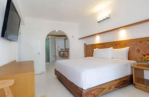Punta Cancun Hotel | 1BR Suite | Beachscape Kin Ha| Relaxing & Spacious Beachside