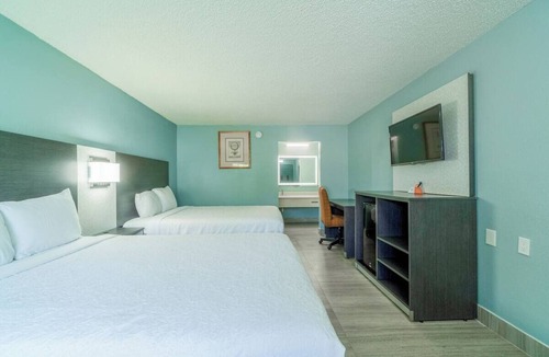 Harlingen Hotel | 2 Affordable Rooms Close to Valle Vista Mall w/Free Onsite Parking