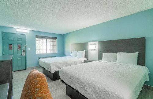 Harlingen Hotel | 2 Affordable Rooms Close to Valle Vista Mall w/Free Onsite Parking