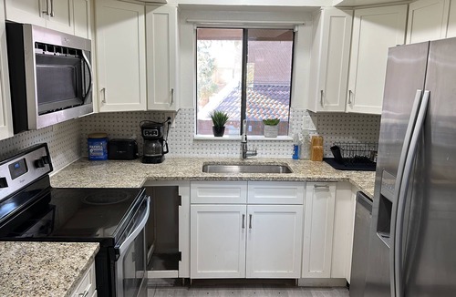 Lake Biltmore Village Condo | 2 Bed 2 Bath Super Bowl/Waste Management