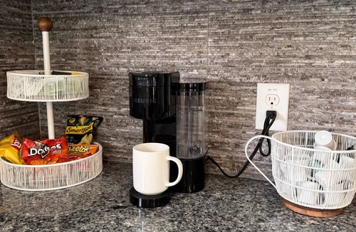 Pharr Apartment | 2-bedroom apartment in peaceful Pharr with AC for relaxing stays