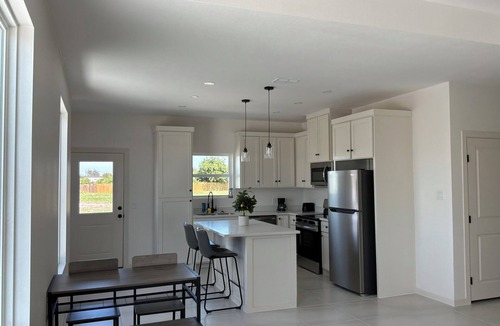 Edinburg Apartment | 2-bedroom apartment in tranquil Edinburg with AC