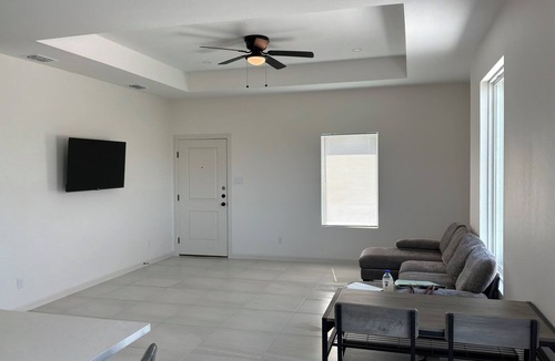 Edinburg Apartment | 2-bedroom apartment in tranquil Edinburg with AC