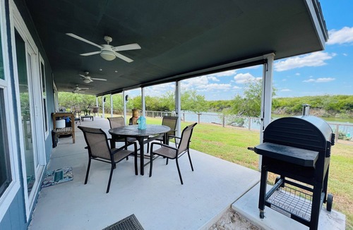 Rio Hondo House | 2- Bedroom Casita on the Arroyo with Private Dock