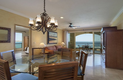 Cerro de Los Venados Condo | 2 Bedroom Ocean Front Penthouse in Cabo San Lucas that sleeps 6