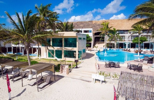 Villa Juarez Resort | 2-bedroom resort in fabulous Playa del Carmen with fitness room, AC