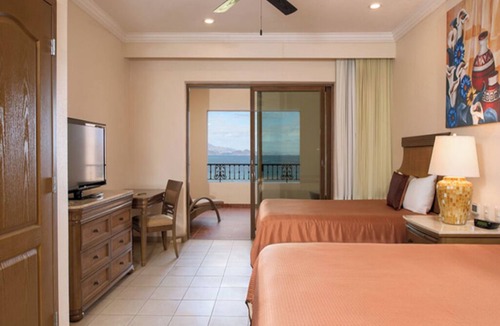 Loreto Resort | 2-bedroom resort in fantastic Loreto with AC and fitness room